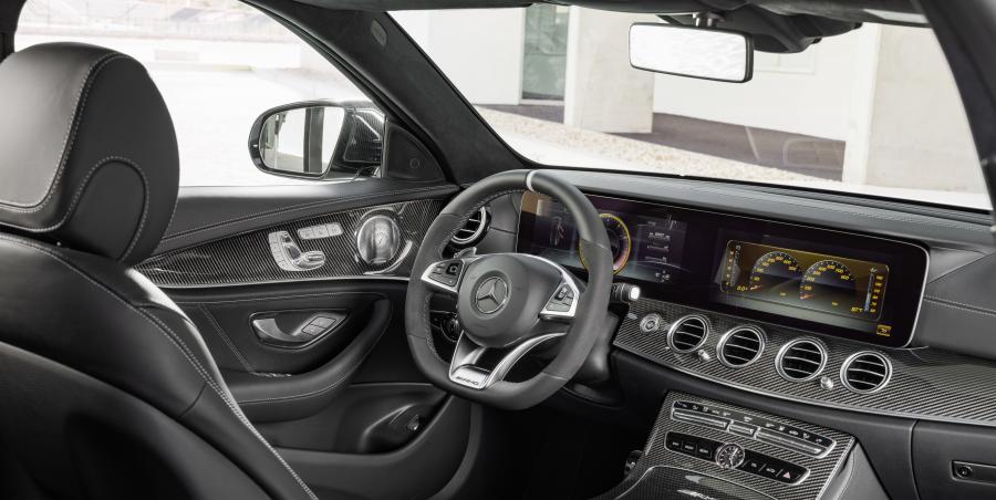 Интерьер Mercedes-AMG E63 S 4Matic+ Estate (S213) 2017 года  (WW) (фото 17 из 22)